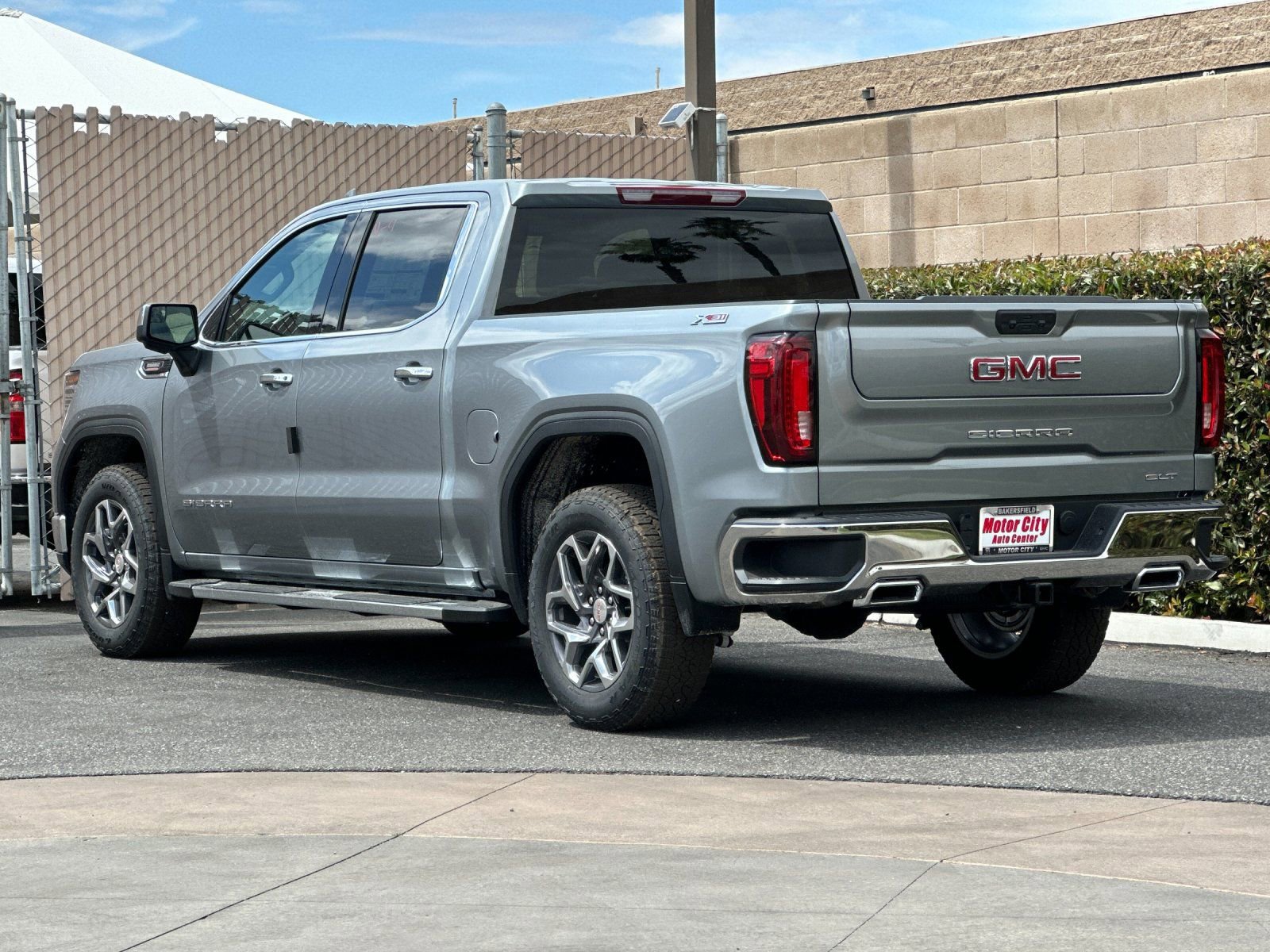 2026 GMC Sierra 1500 SLT photo 4