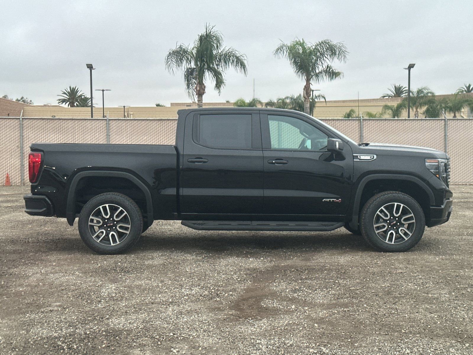 2026 Gmc Sierra 1500 AT4 photo 3