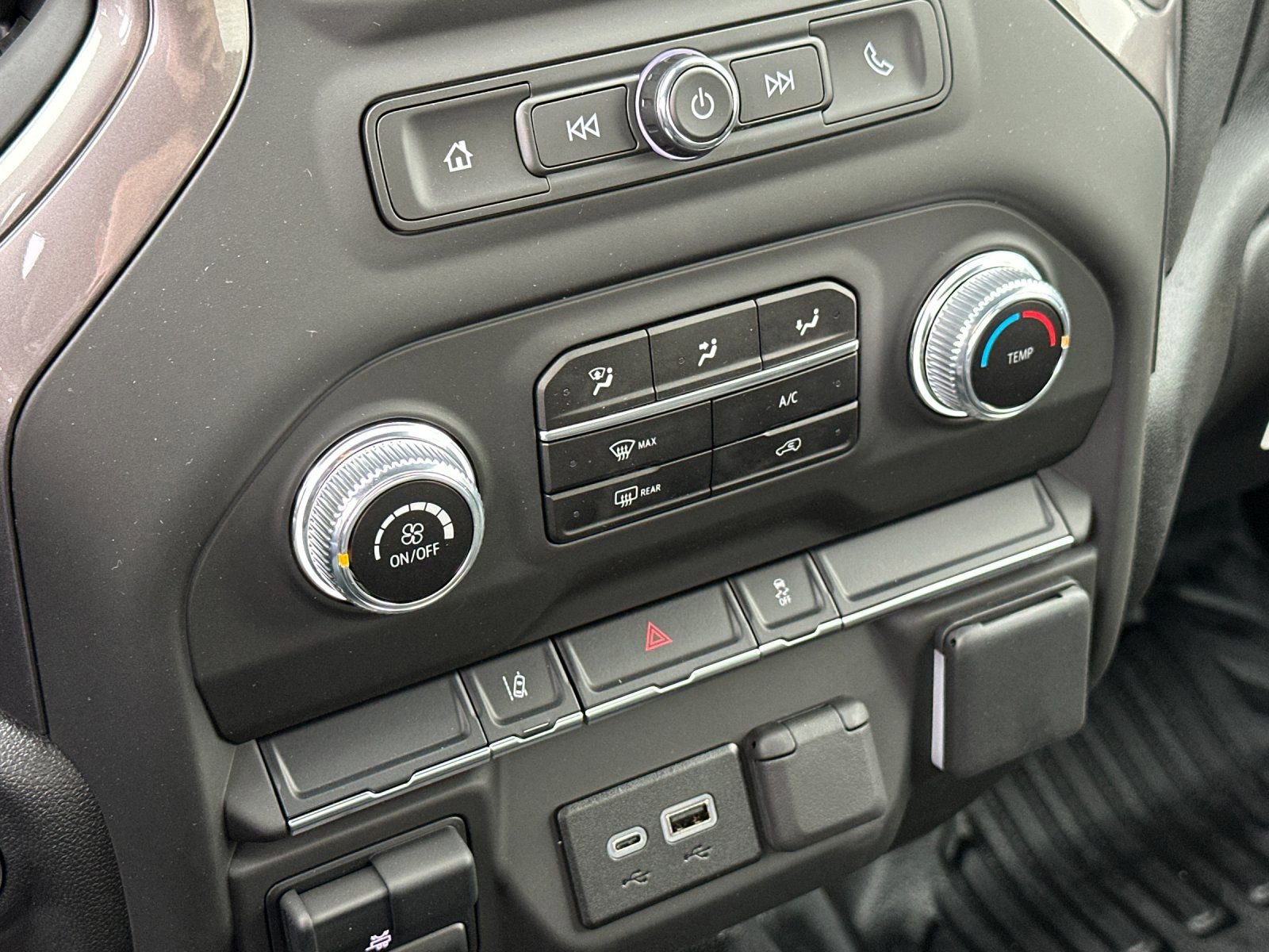 2025 GMC Sierra 3500HD Pro - Photo 17
