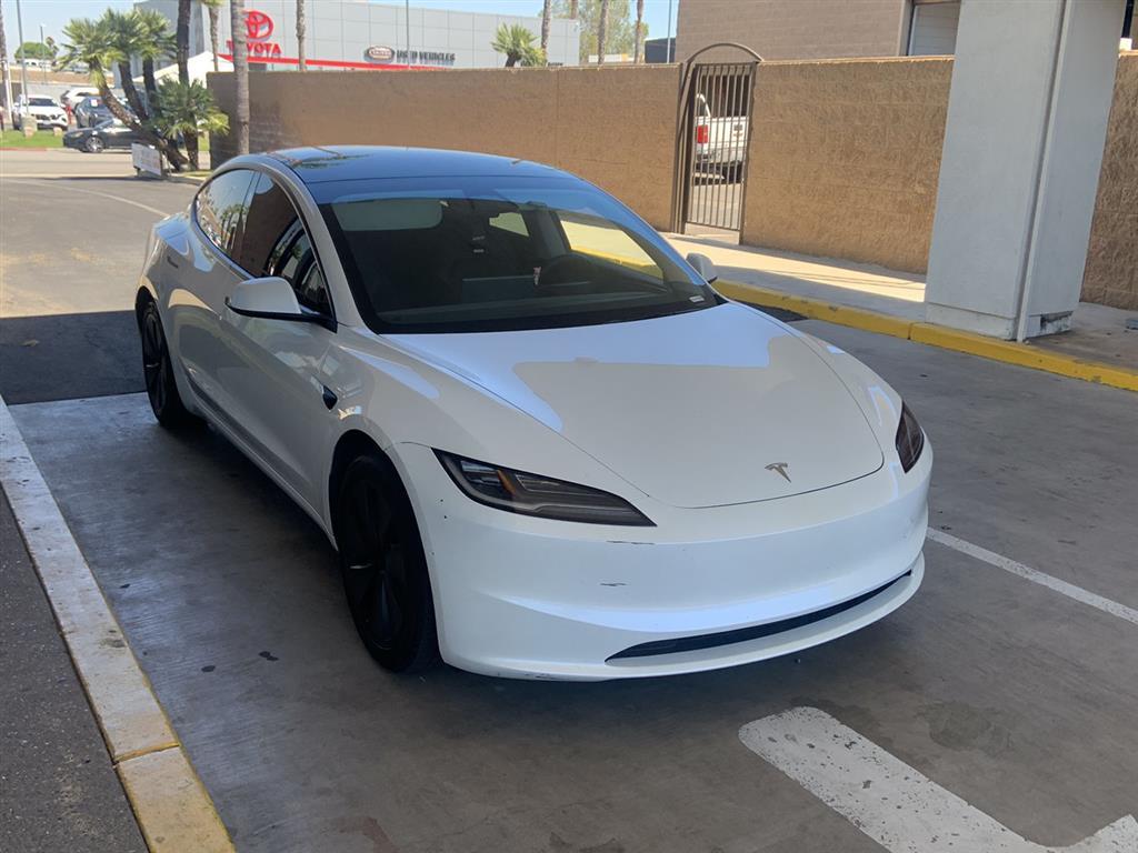 2024 Tesla Model 3 photo 3