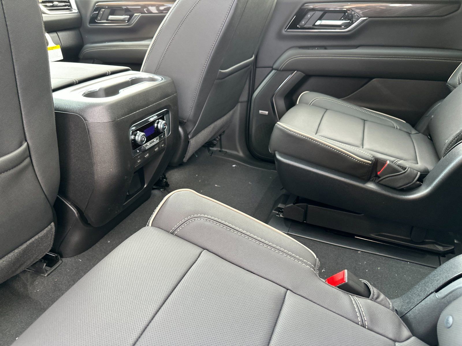 2026 GMC Yukon XL Elevation - Photo 11