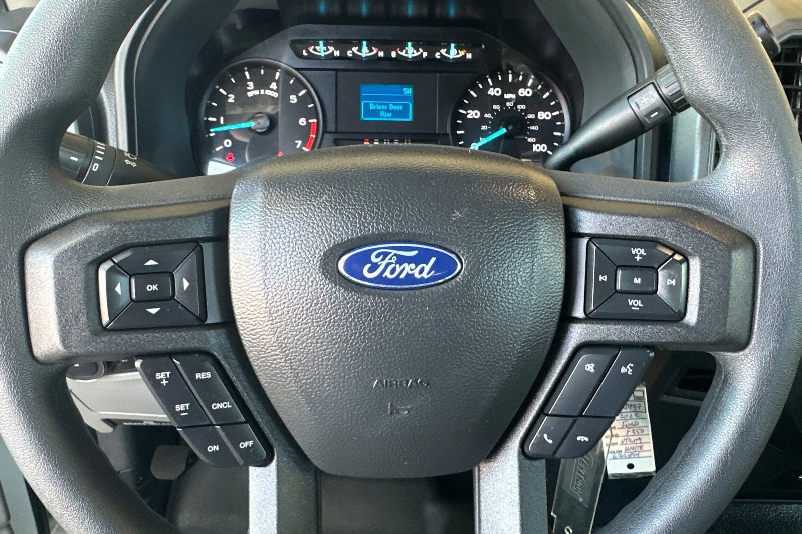 2022 Ford F-350 Super Duty Chassis Cab XL - Photo 20