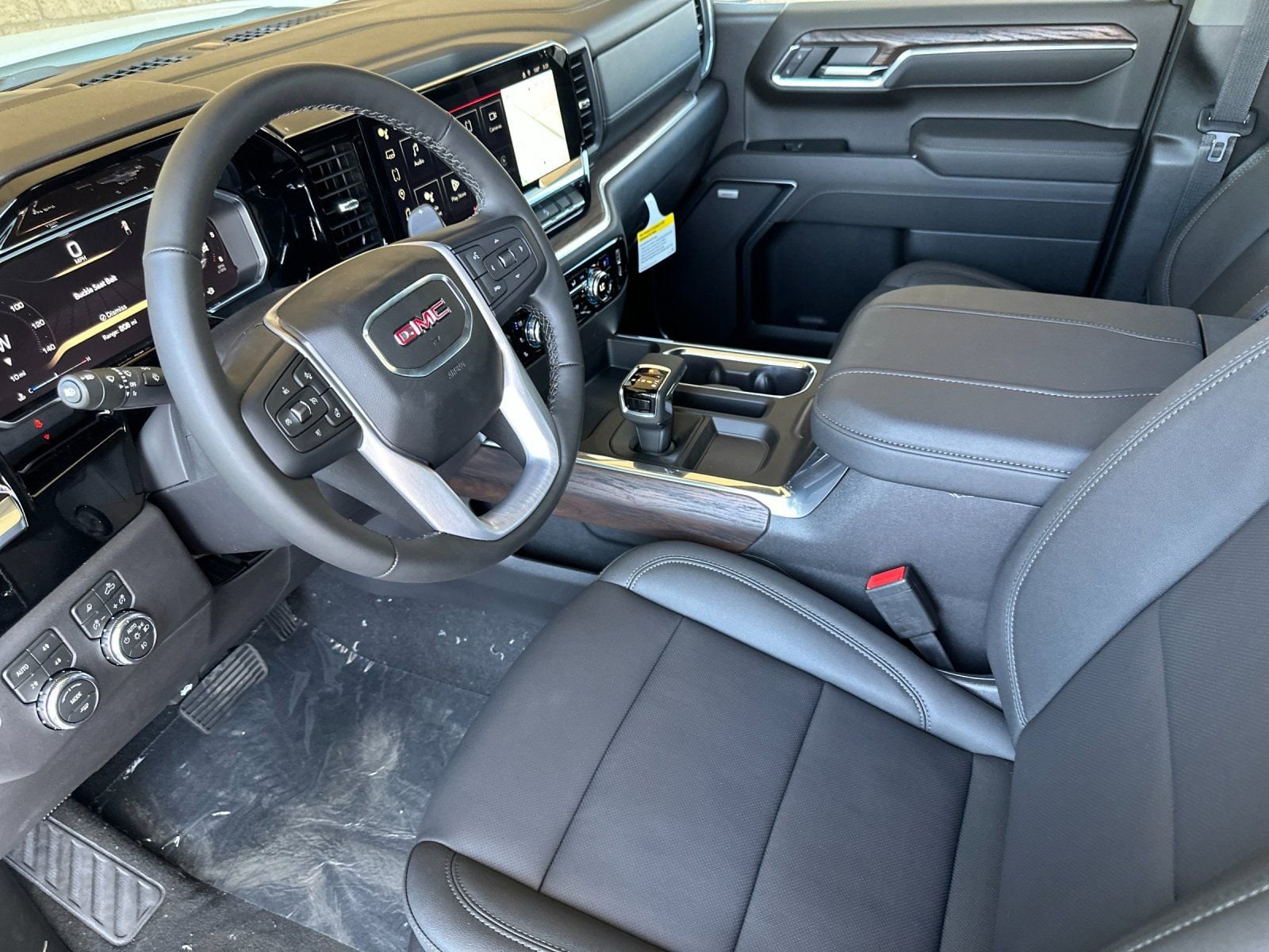 2026 GMC Sierra 1500 SLT - Photo 9