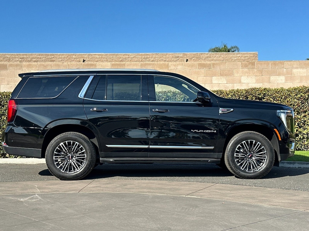 New 2025 GMC Yukon Elevation SUV