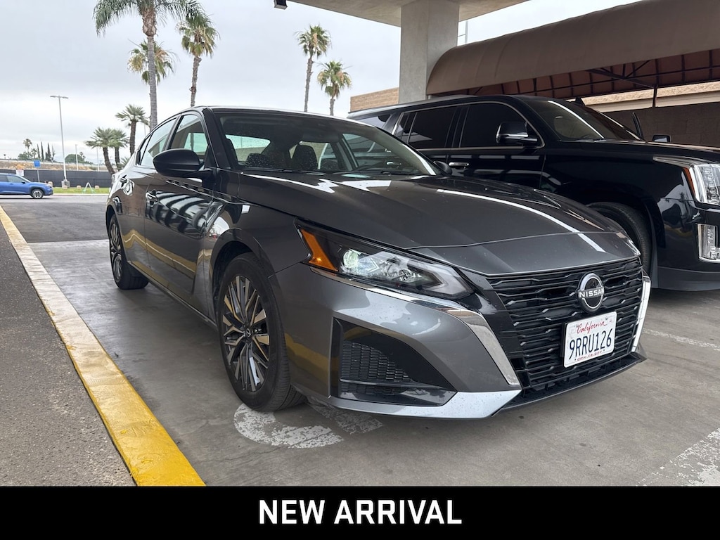 Used 2025 Nissan Altima SV FWD Sedan