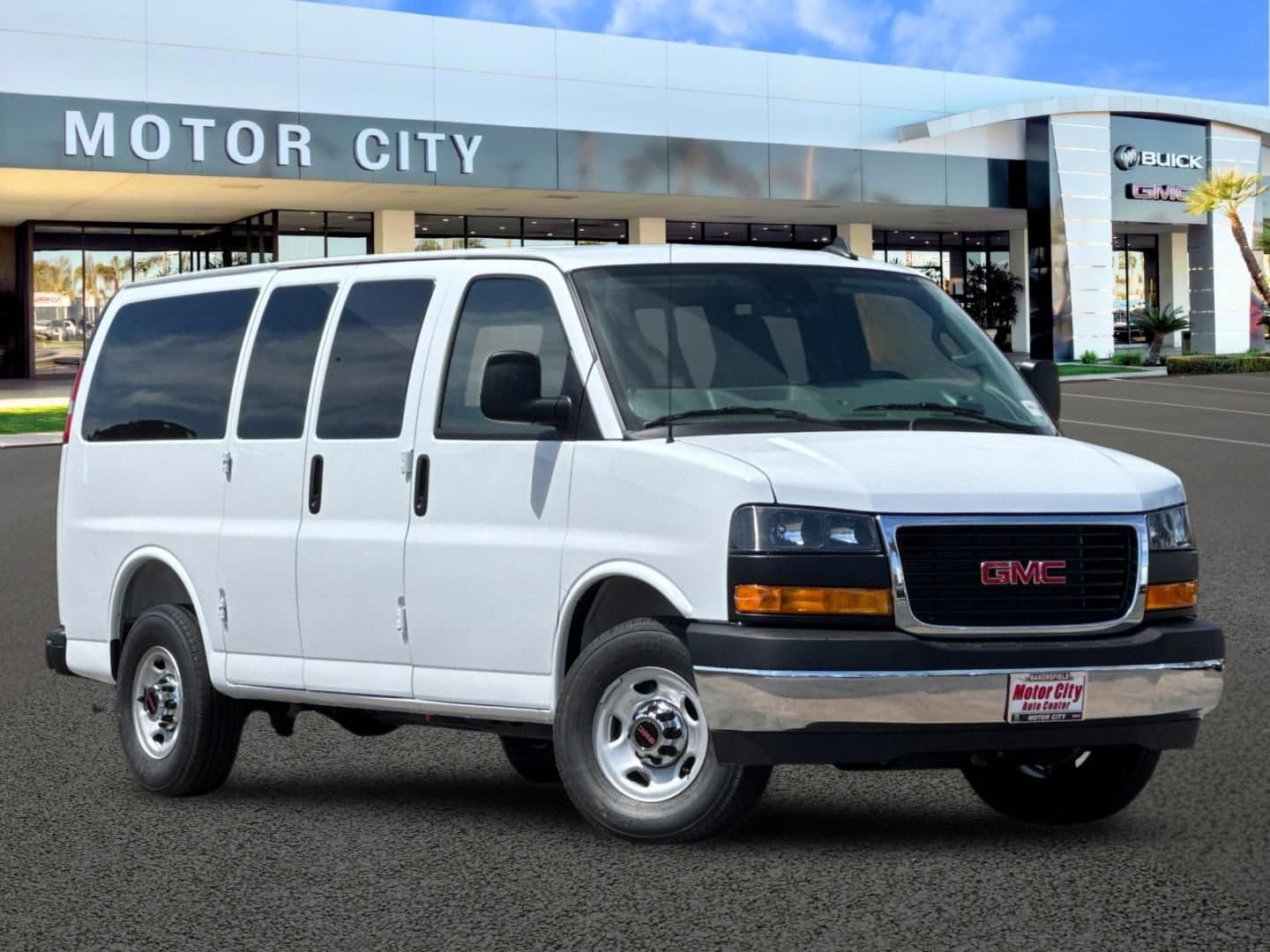 2026 GMC Savana 3500 LT's photo