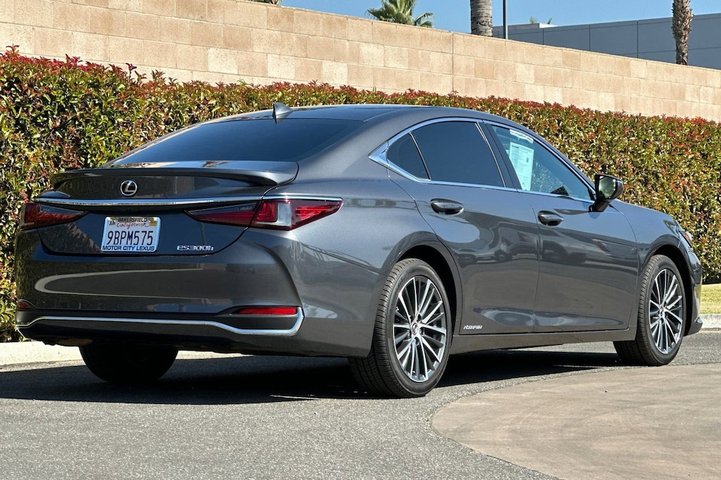 Used 2022 Lexus ES ES 300h Sedan