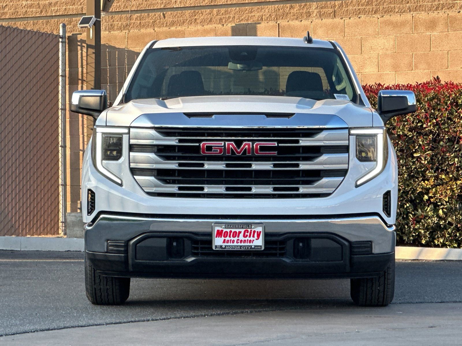 2026 GMC Sierra 1500 SLE photo 3