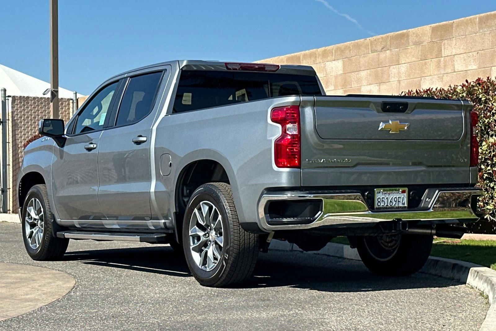 2025 Chevrolet Silverado 1500 LT photo 5