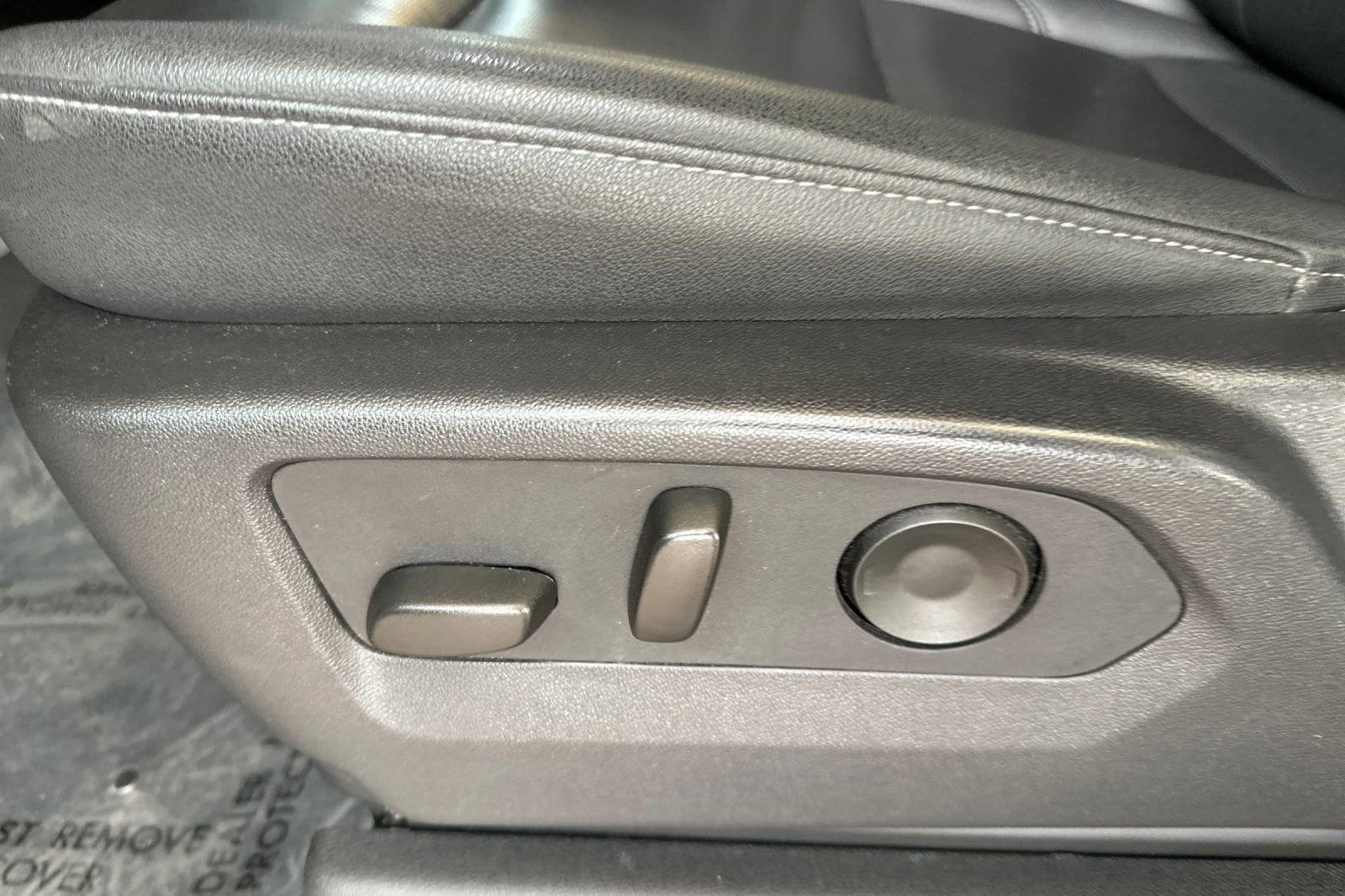 2025 GMC Sierra 1500 SLT - Photo 12