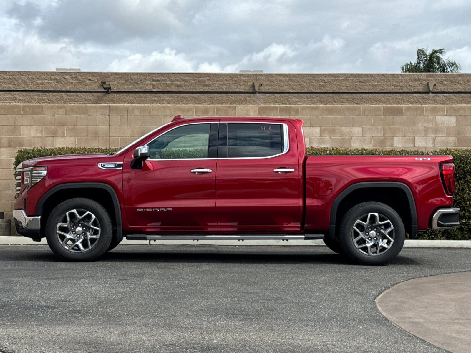 2026 GMC Sierra 1500 SLT photo 5