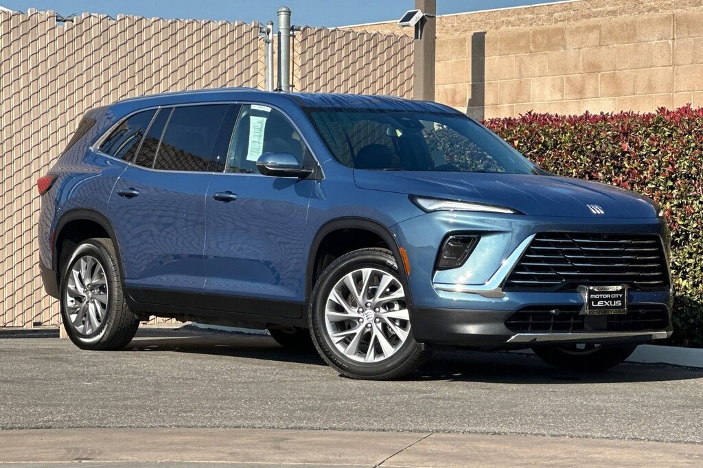 Used 2025 Buick Enclave Preferred SUV