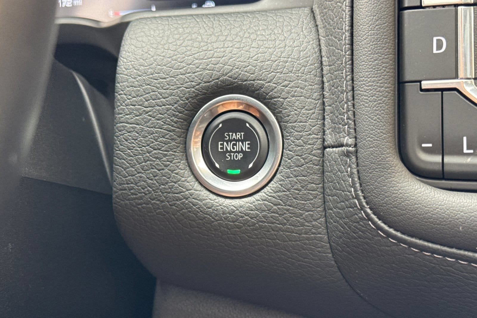 2024 GMC Yukon XL Denali - Photo 25