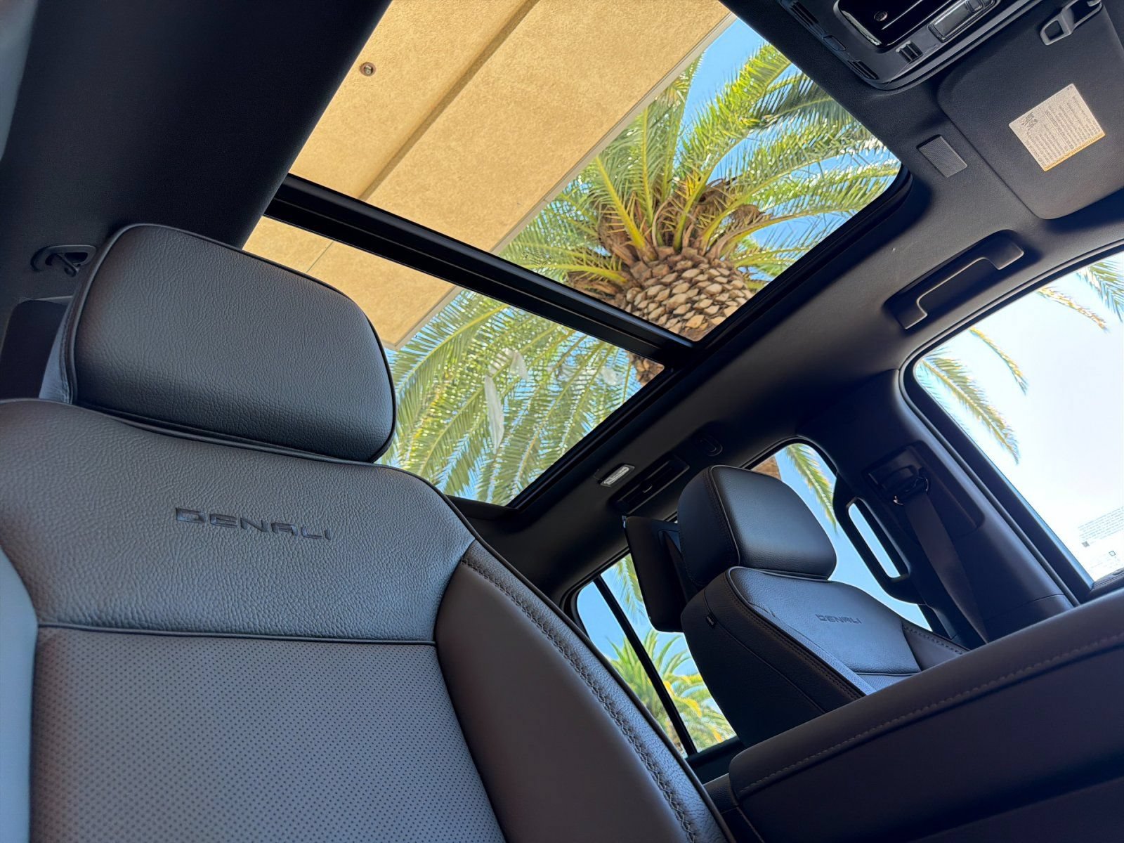 2026 GMC Yukon XL Denali - Photo 18