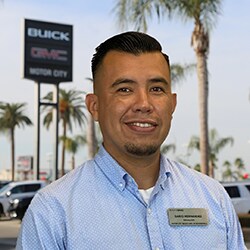 Staff member DARIO HERNANDEZ from 2b55d89d642a