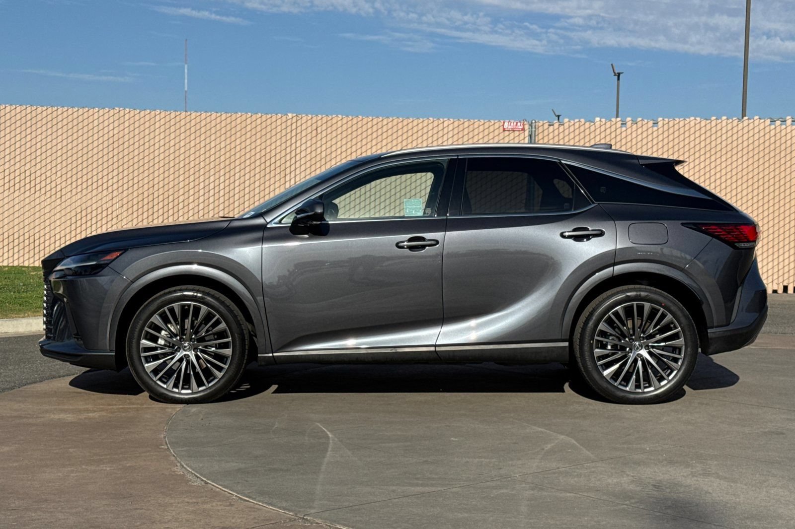 2024 Lexus RX PHEV 450h+ - Photo 7