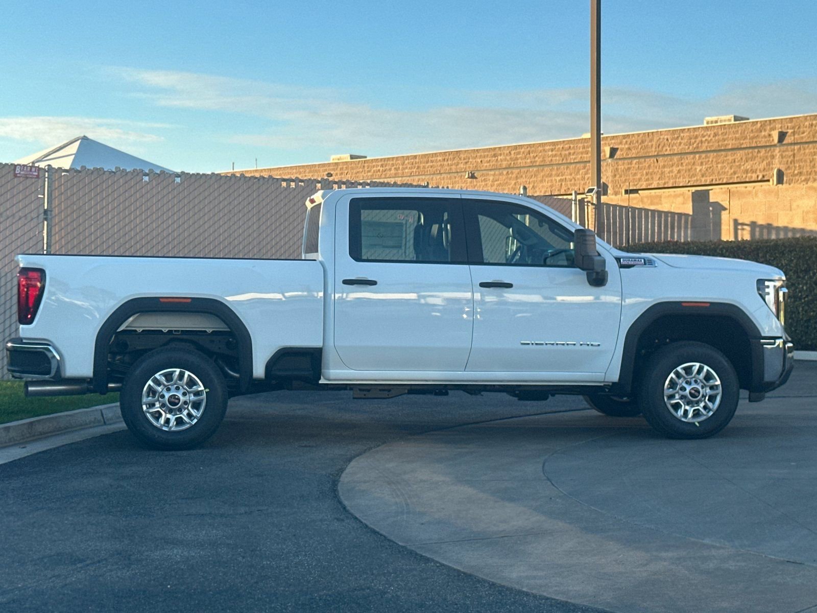 2026 Gmc Sierra 2500 HD Pro photo 3