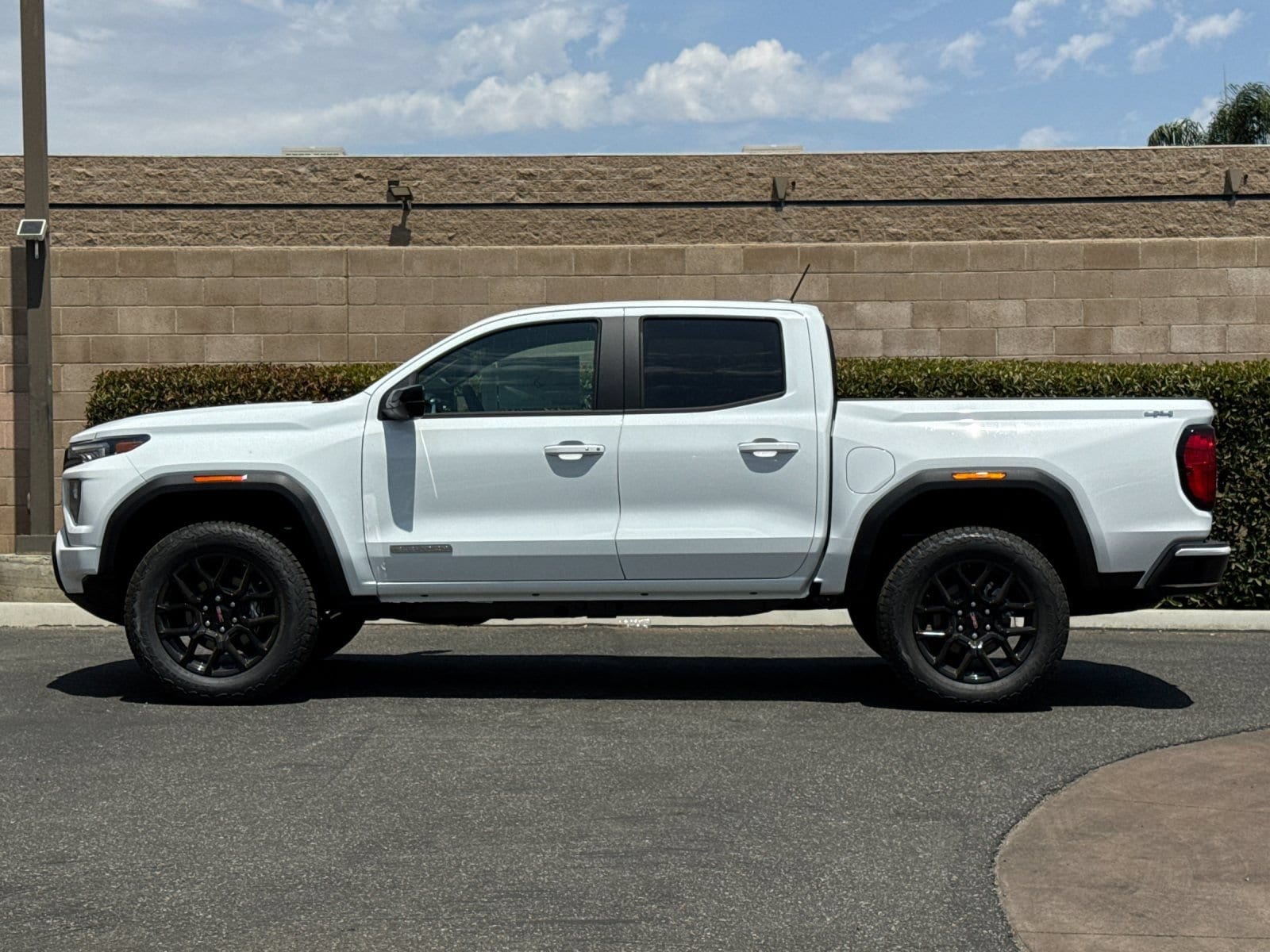 2026 GMC Canyon Elevation - Photo 6