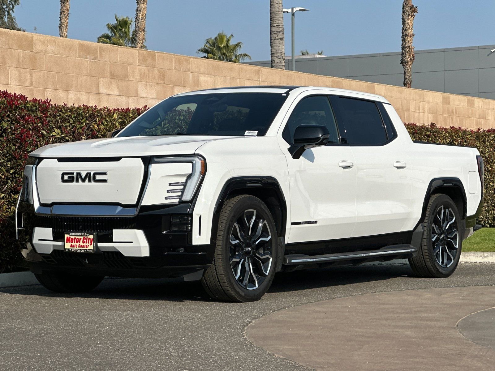 2025 GMC Sierra EV Denali - Photo 7