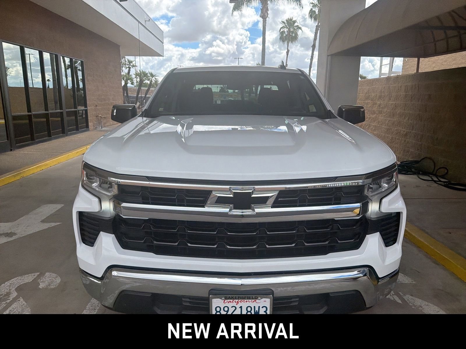 2023 Chevrolet Silverado 1500 LT photo 2
