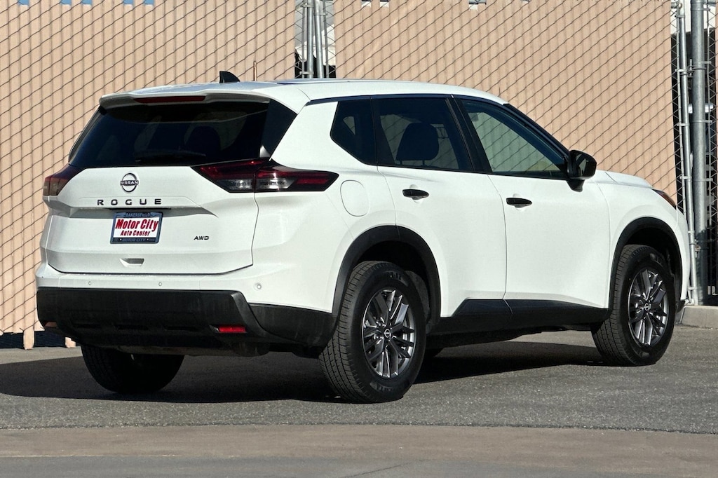 Used 2024 Nissan Rogue S SUV