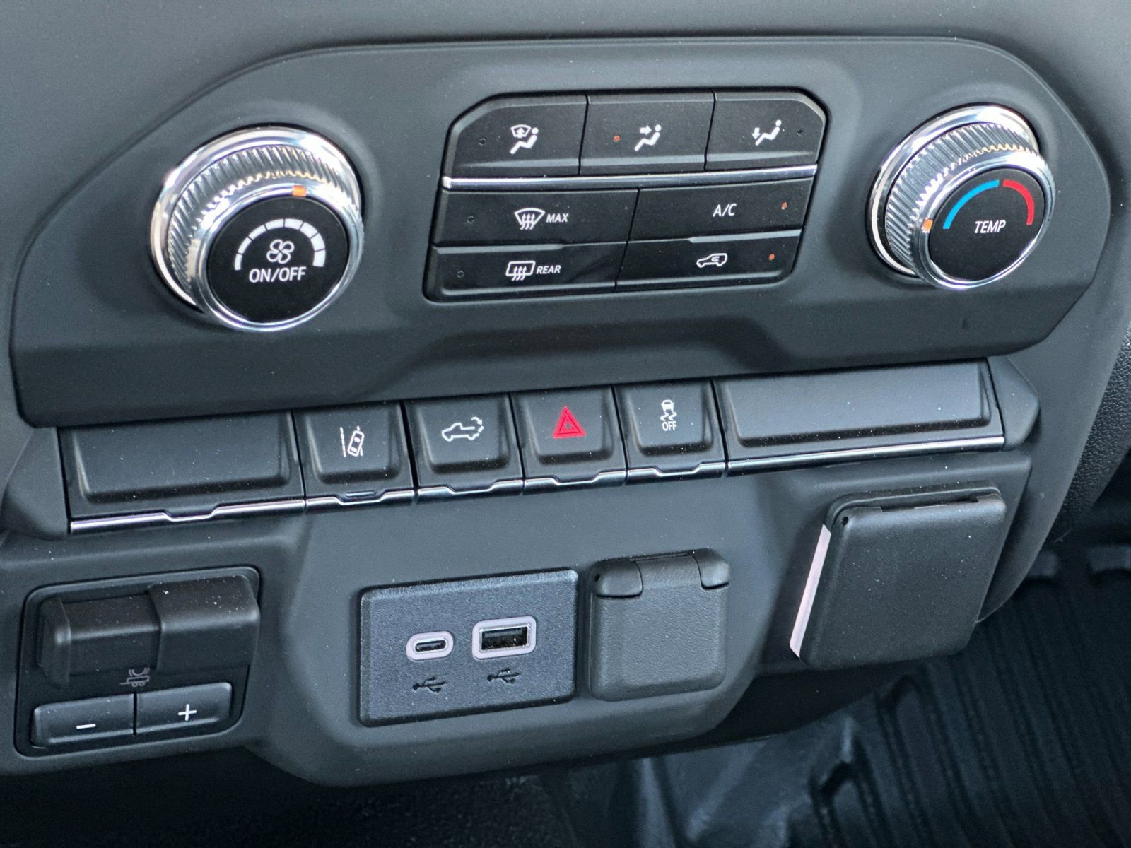 2025 GMC Sierra 2500HD Pro - Photo 18