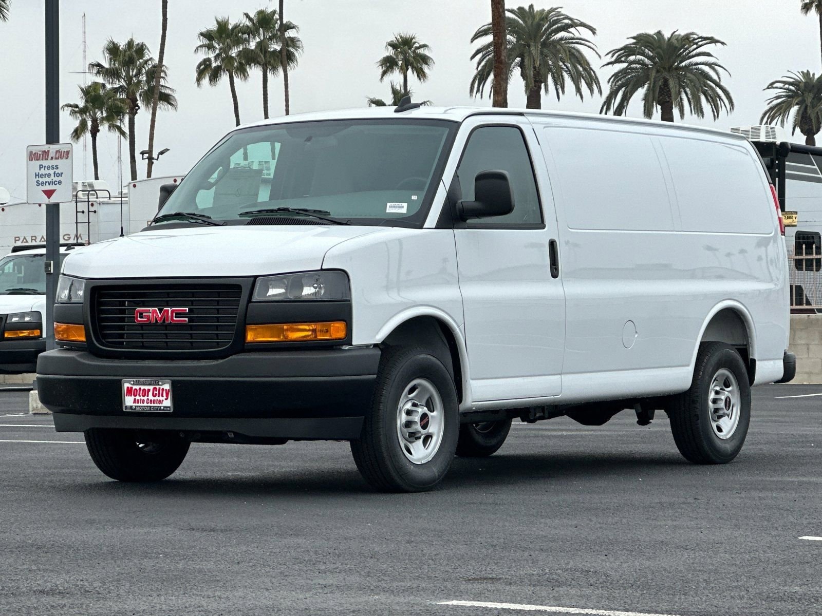 2025 GMC Savana Cargo Work Van photo 6