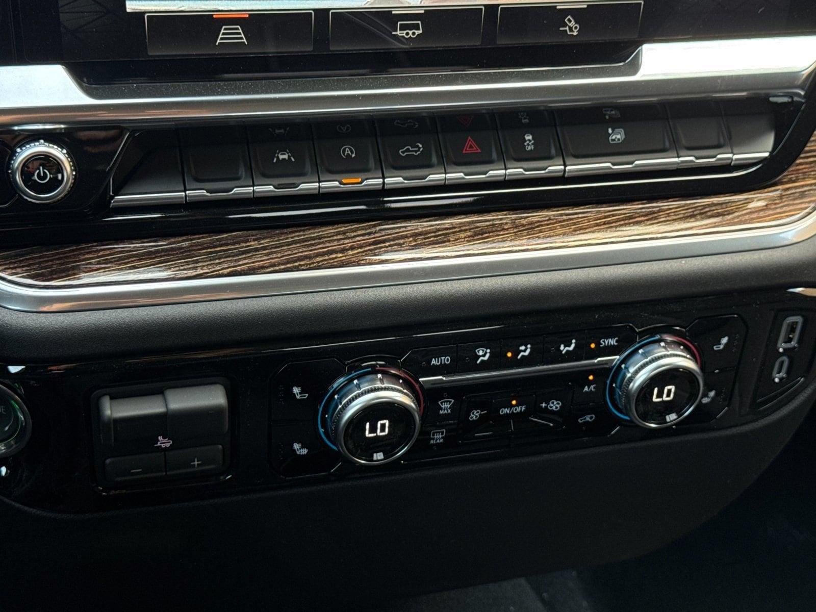 2026 GMC Sierra 1500 SLE - Photo 19