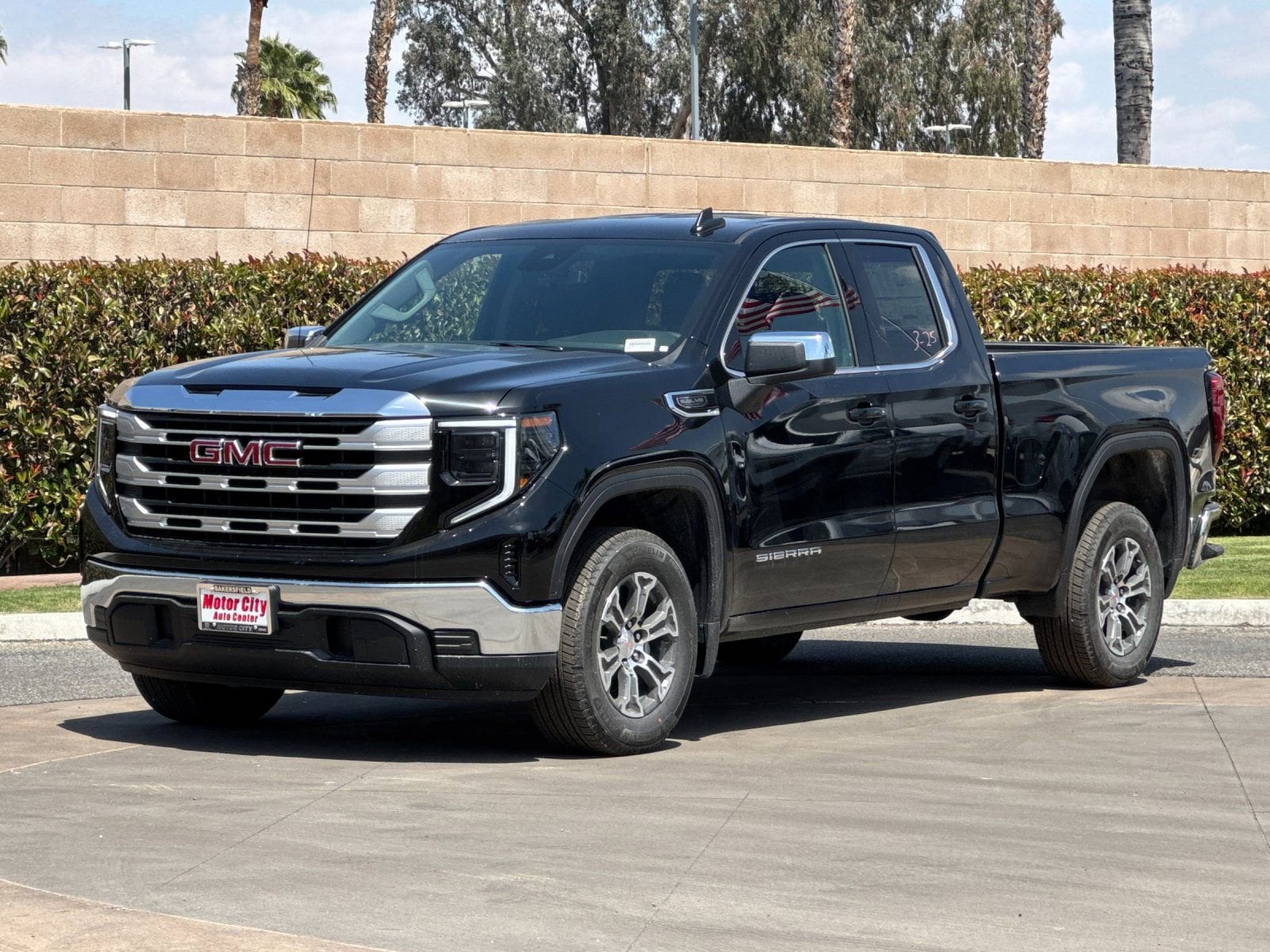 2026 GMC Sierra 1500 SLE photo 6