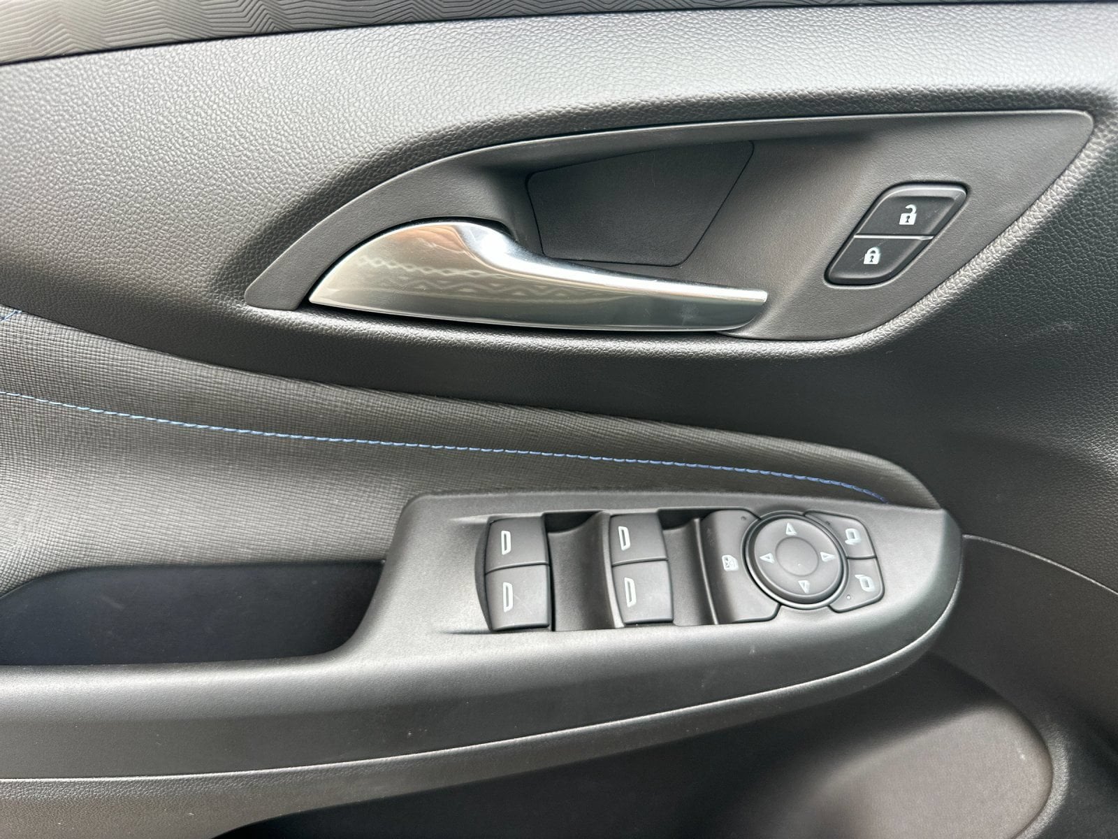 2026 Buick Envista Sport Touring - Photo 10