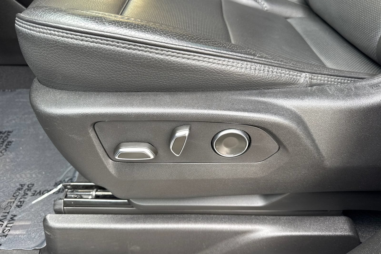 2024 GMC Yukon XL Denali - Photo 12
