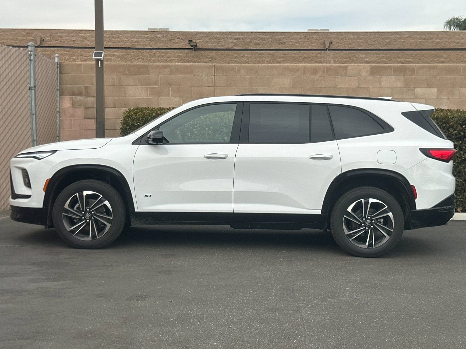 2026 Buick Enclave Sport Touring photo 5