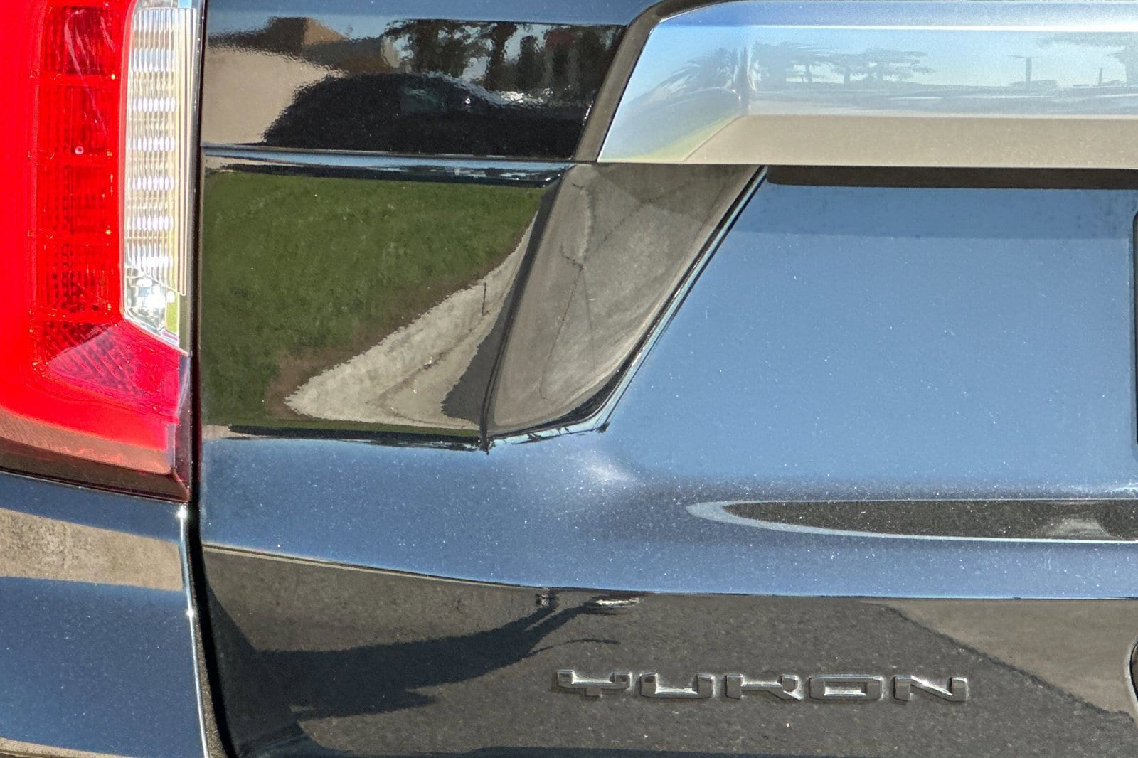 2024 GMC Yukon Denali - Photo 29