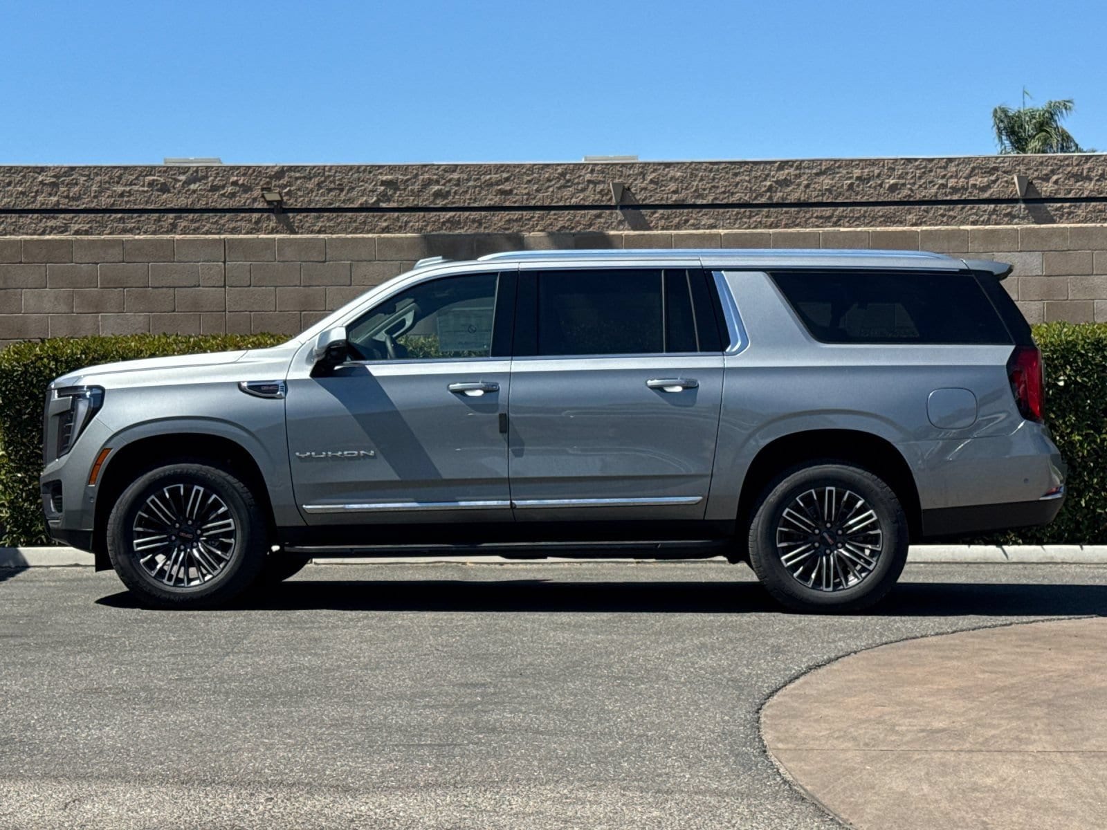 2026 GMC Yukon XL Elevation - Photo 6
