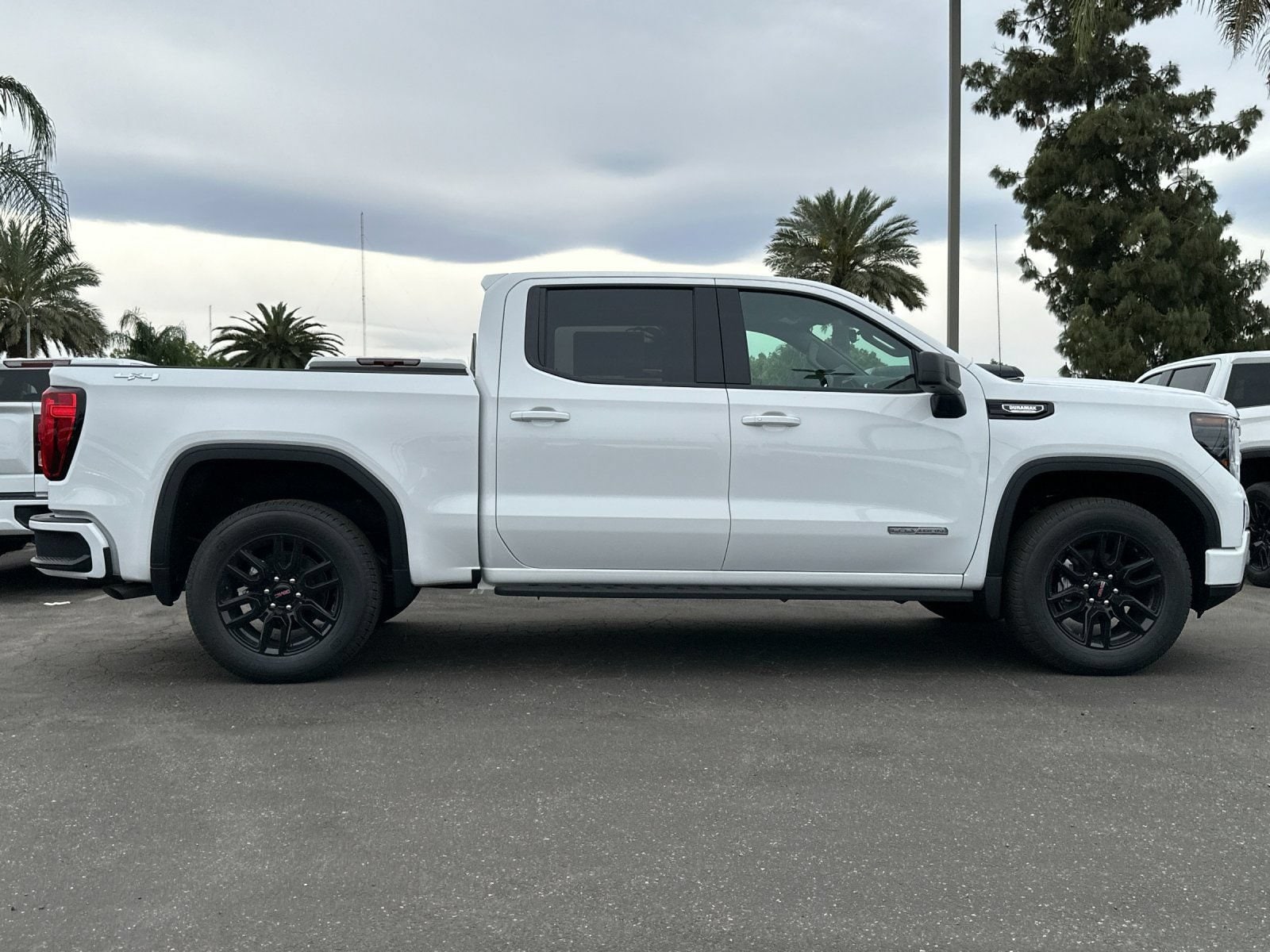 2026 GMC Sierra 1500 Elevation - Photo 2