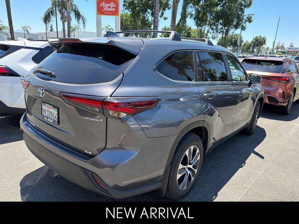 Used 2024 Toyota Highlander Hybrid XLE SUV