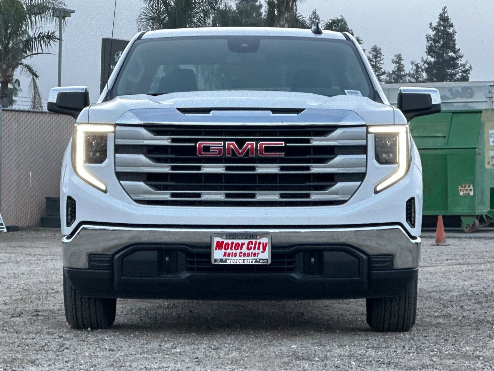 2026 GMC Sierra 1500 SLE photo 3