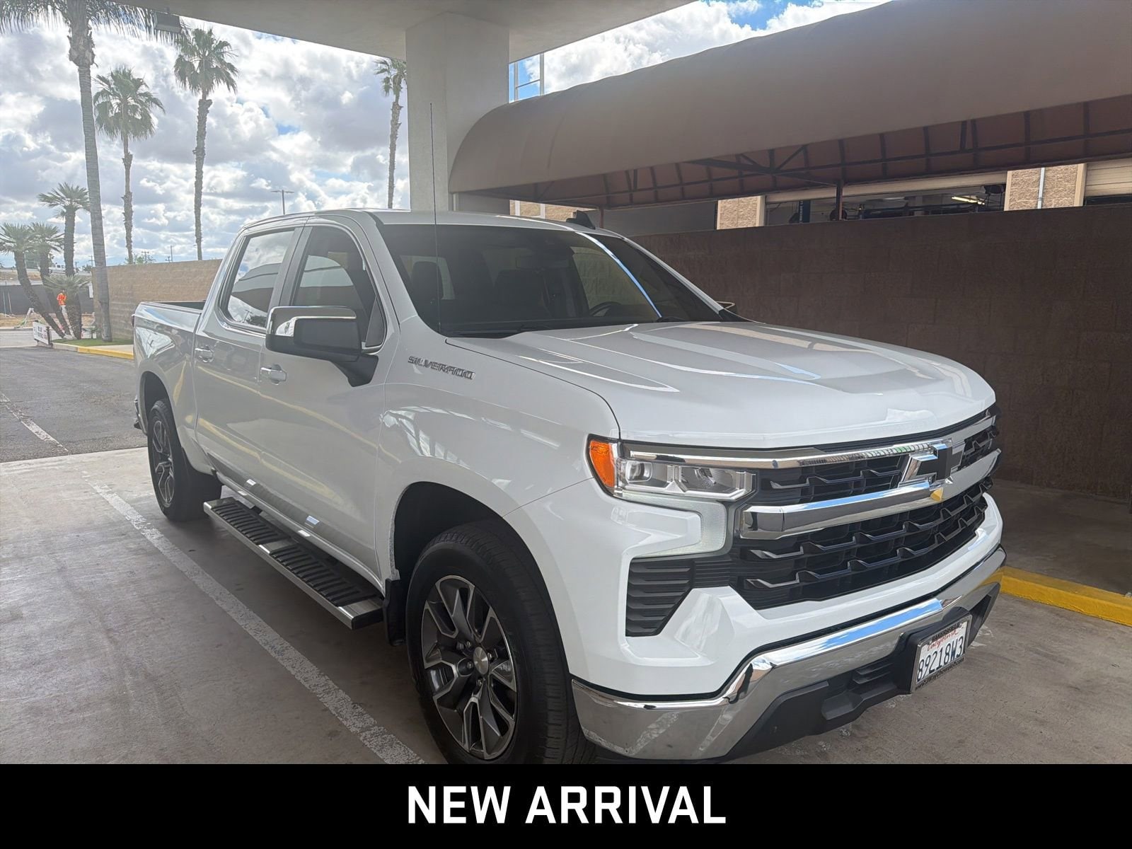 2023 Chevrolet Silverado 1500 LT photo 3