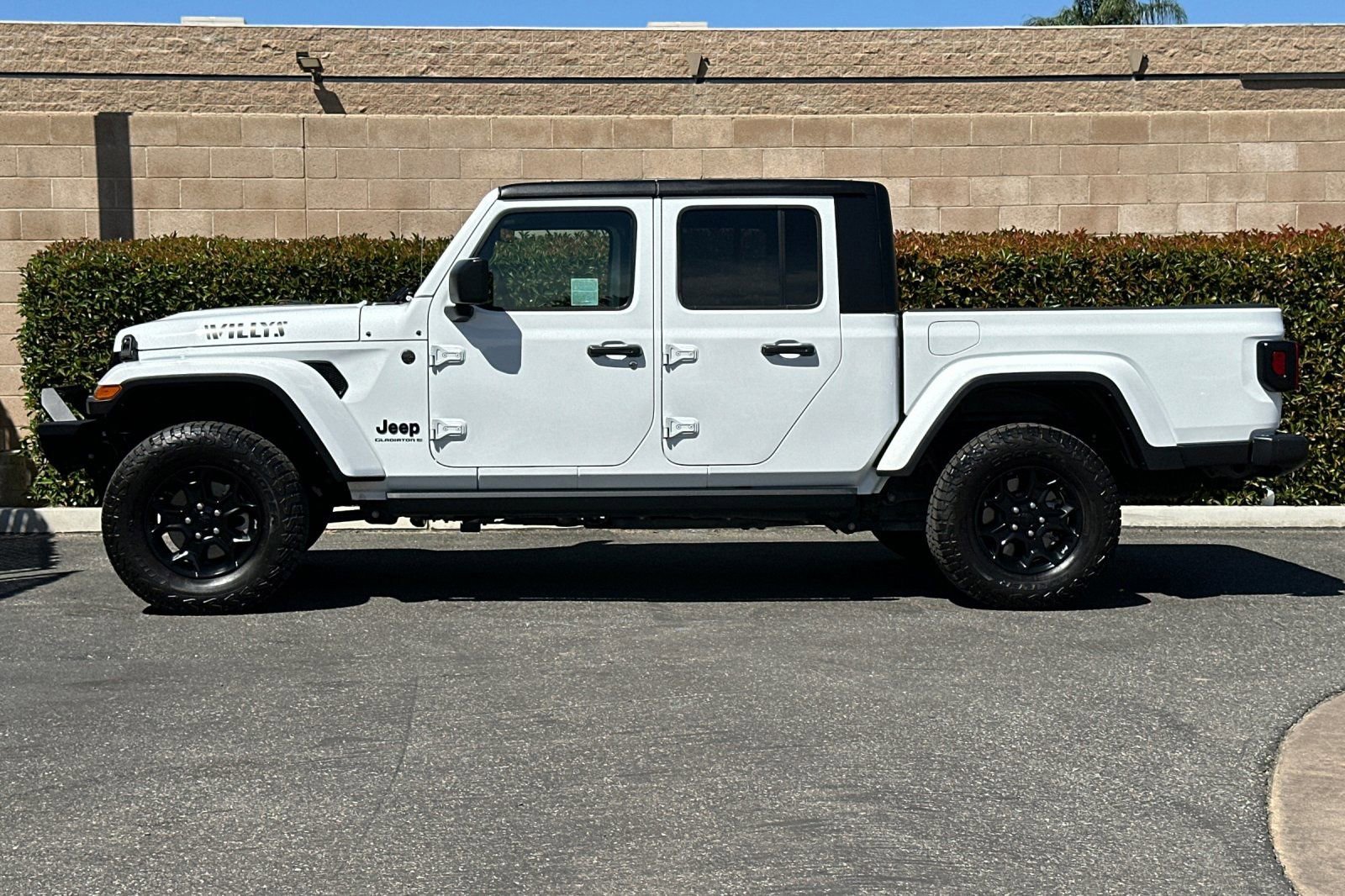 2023 Jeep Gladiator Willys photo 6
