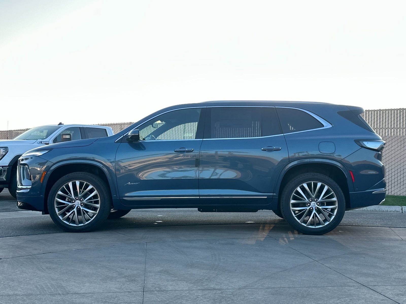 2026 Buick Enclave Avenir photo 5
