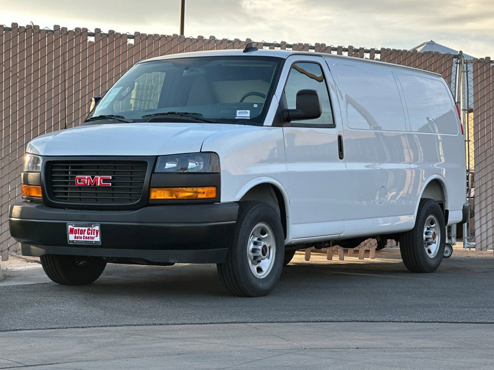 2025 GMC Savana Cargo Work Van photo 6