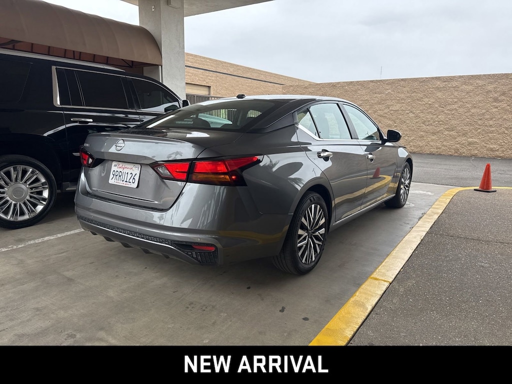 Used 2025 Nissan Altima SV FWD Sedan
