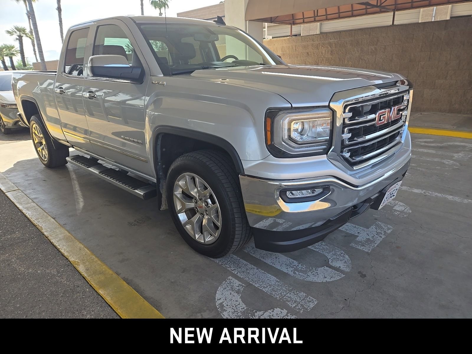 2017 GMC Sierra 1500 SLT photo 3