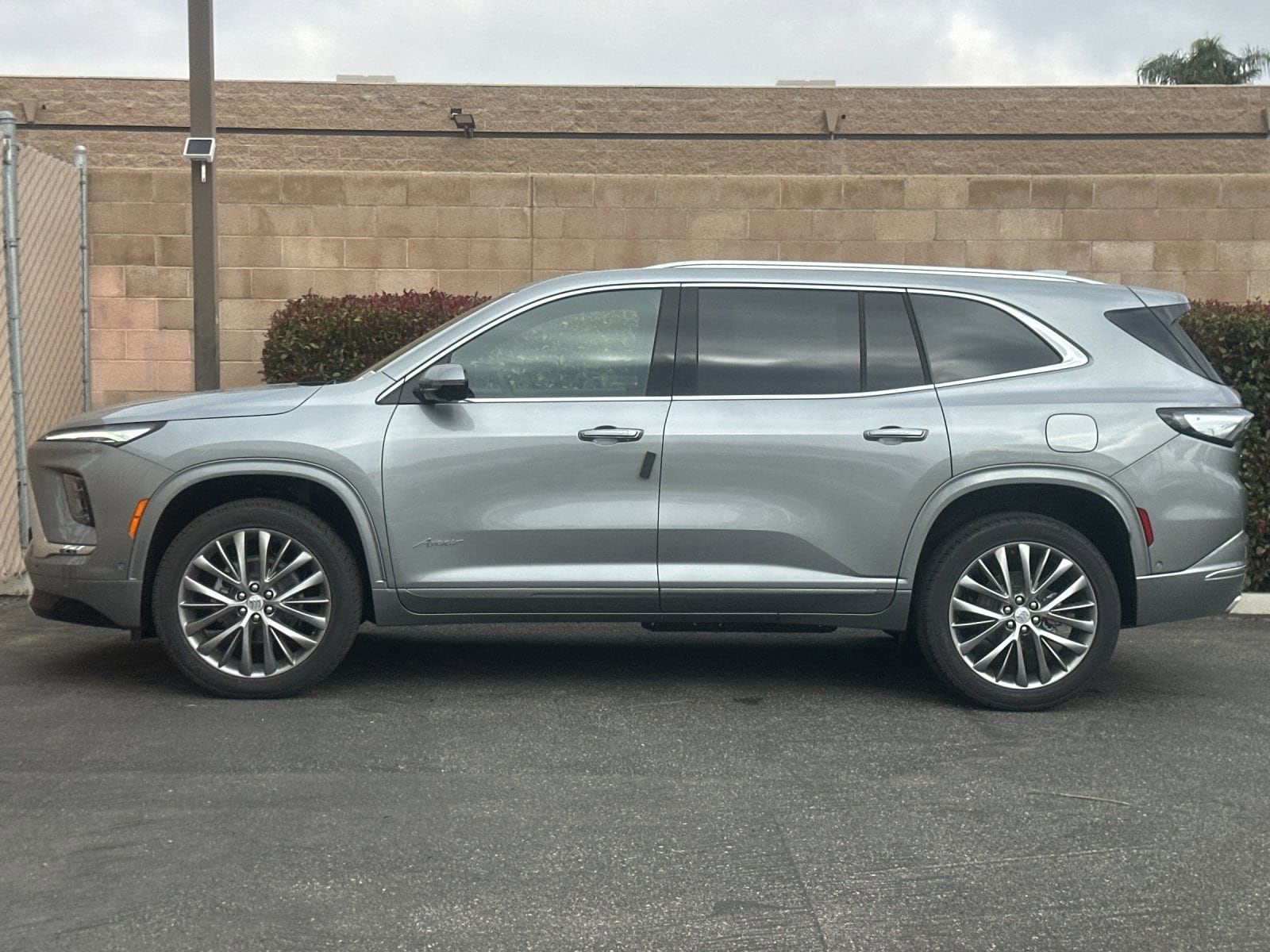 2026 Buick Enclave Avenir photo 5