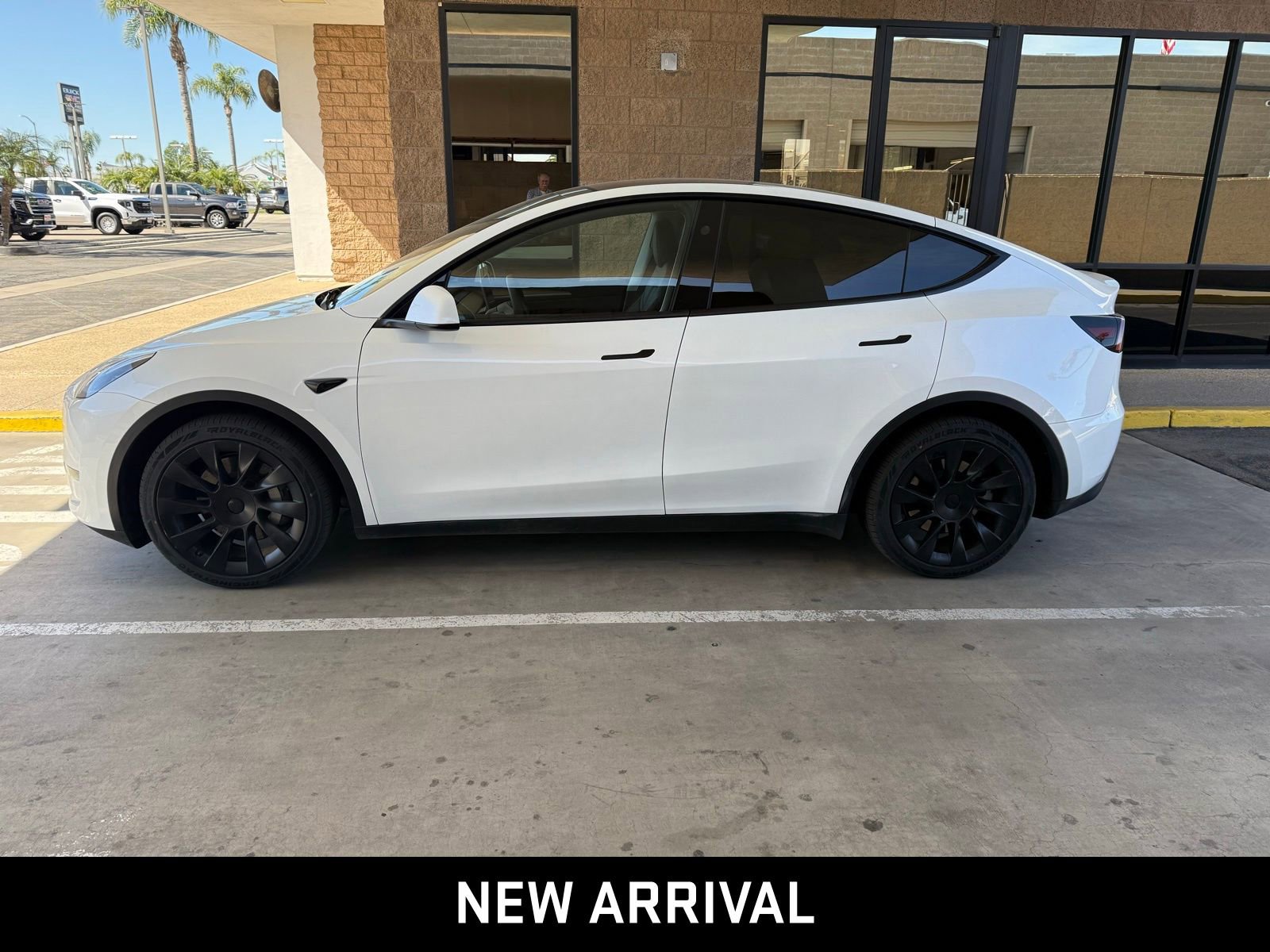2023 Tesla Model Y Long Range photo 2