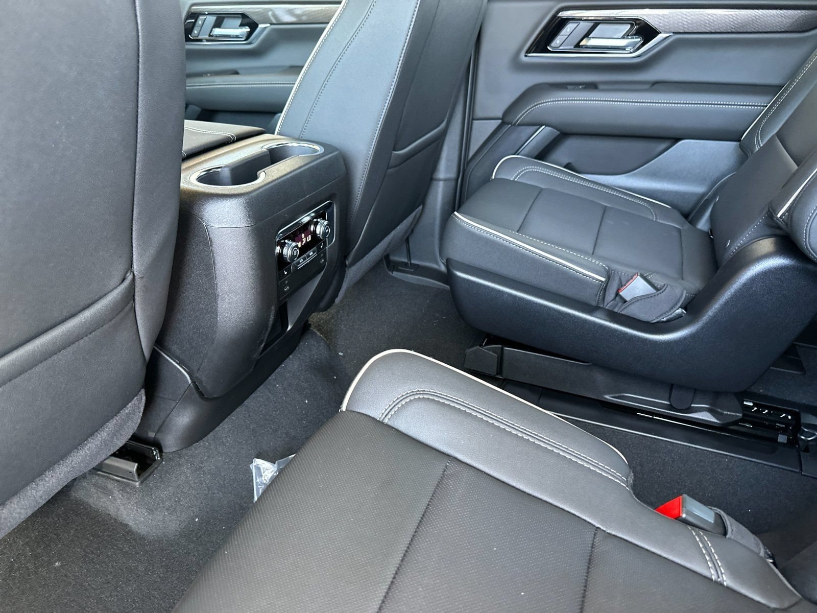 2026 GMC Yukon XL Elevation - Photo 11