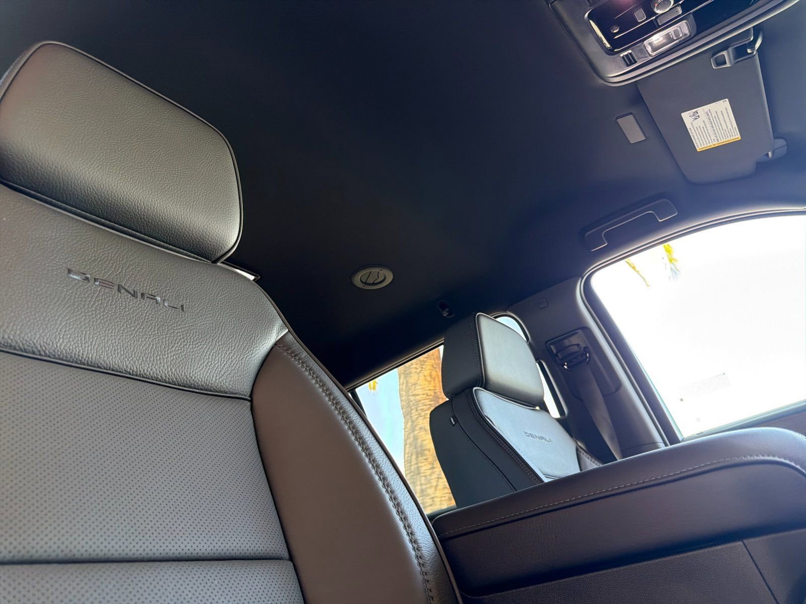 2026 GMC Yukon XL Denali - Photo 18