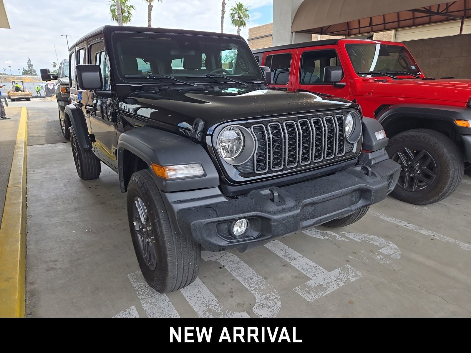 2025 Jeep Wrangler 4-Door Summit 4x4 photo 2