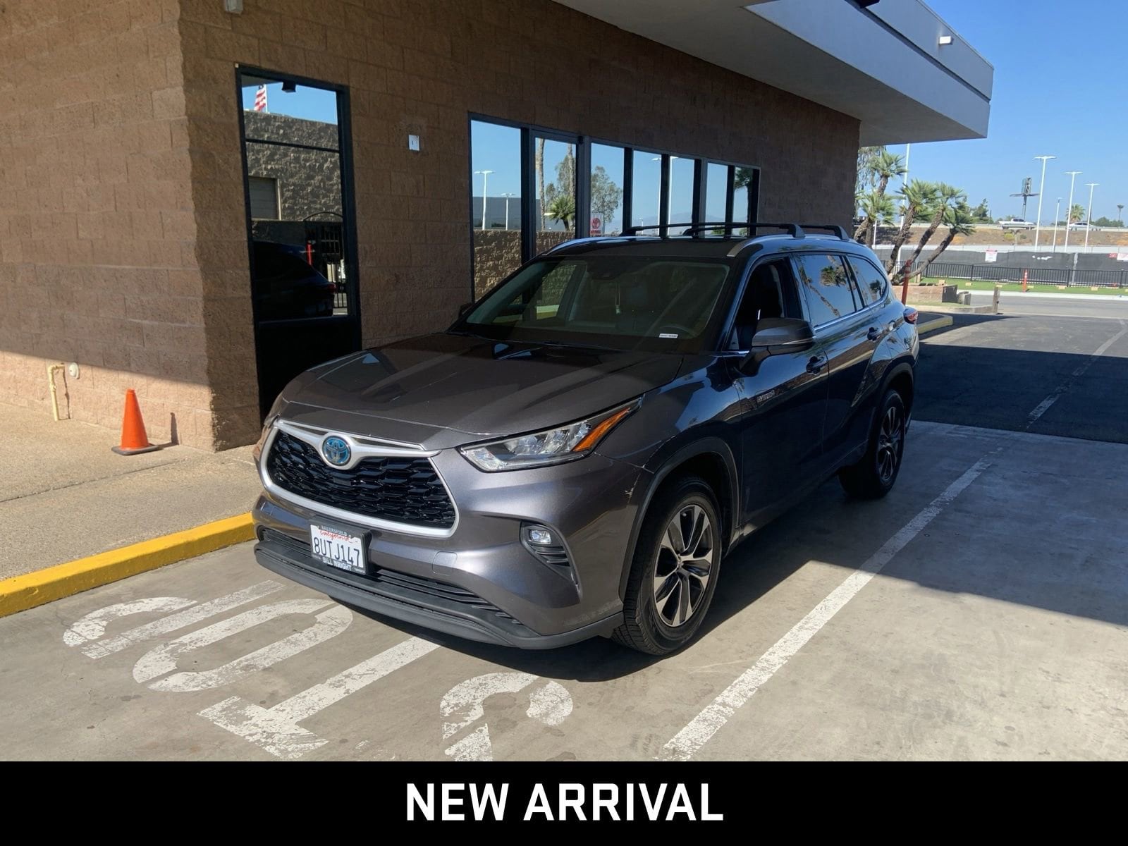 2020 Toyota Highlander XLE Hybrid 4x2's photo