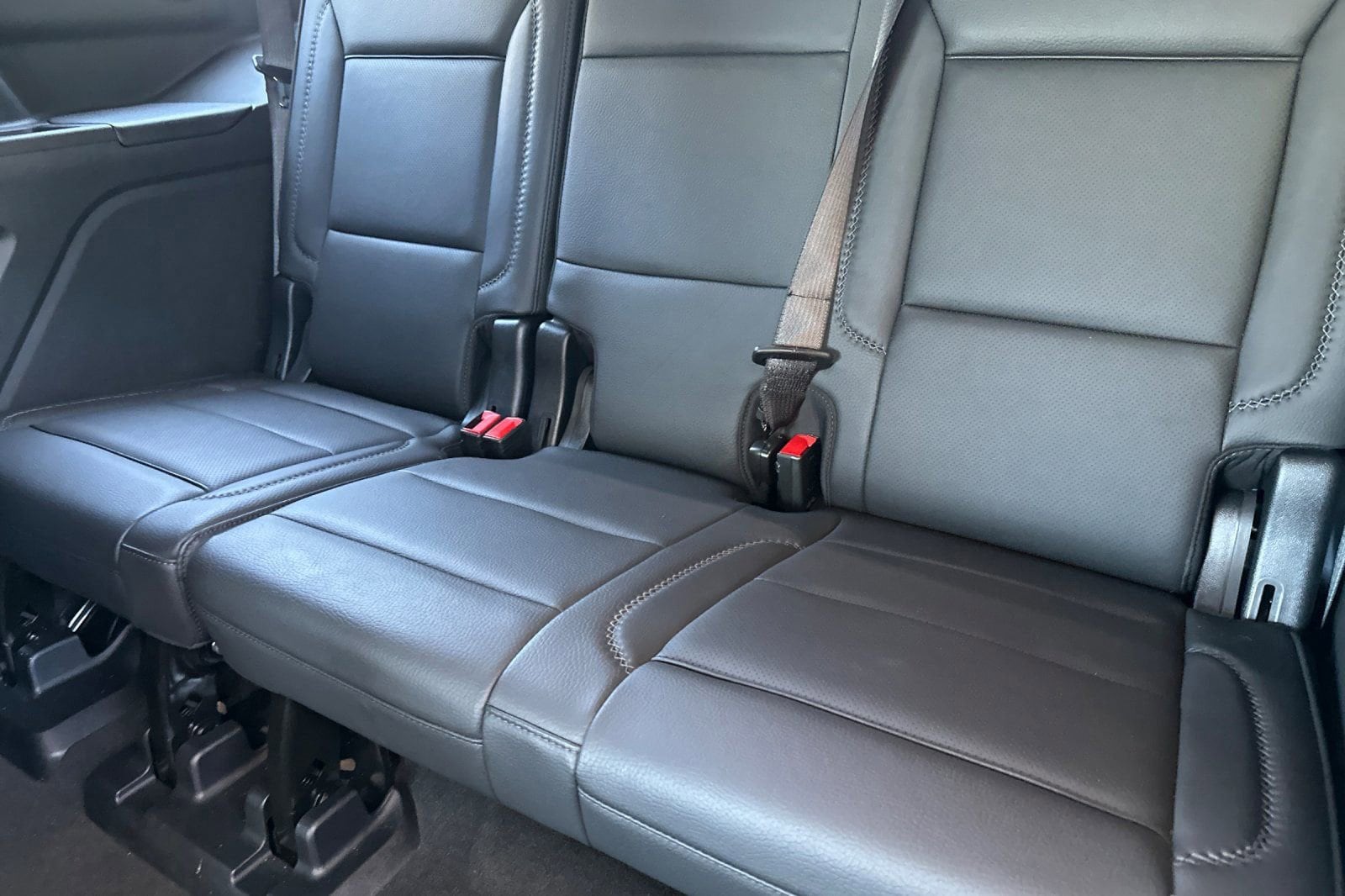 2025 GMC Yukon Denali - Photo 16